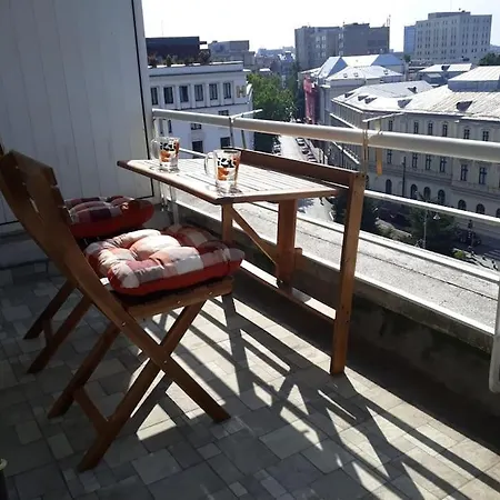 The Location In The Center With A Terrace Daire Bükreş