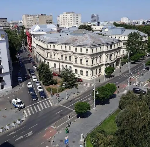 The Location In The Center With A Terrace Apartamento Bucareste