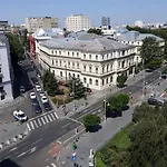 The Location In The Center With A Terrace Lägenhet Bukarest